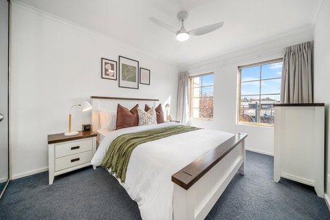 In The Midst On Melbourne - Accommodation Brunswick Heads 1