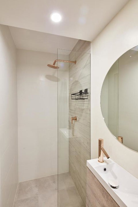 Inner City Harbour Views With Parking - Accommodation Brunswick Heads 3