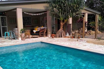 Honeybird Hideaway, A Private Subtropical Retreat with Accommodation Brunswick Heads
