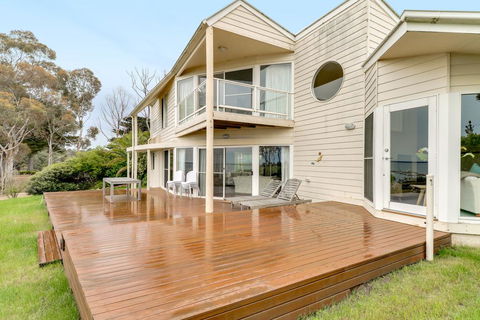 Aegina - Accommodation Brunswick Heads 0