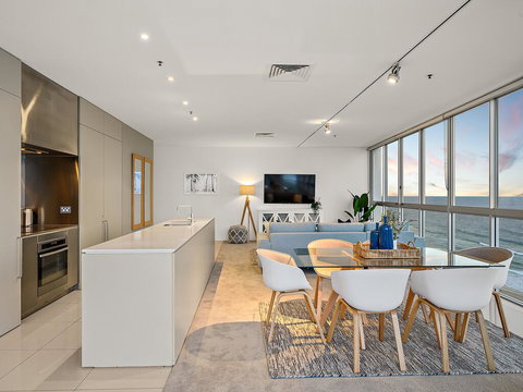 Air On Broadbeach - Accommodation Brunswick Heads 2