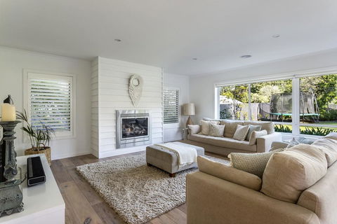 ALLAMBEA - MOUNT ELIZA - Accommodation Brunswick Heads 1