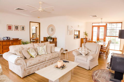 Among The Vines - Accommodation Brunswick Heads 1