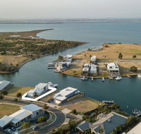 Anchored - Access to the Gippsland Lakes - Accommodation Brunswick Heads