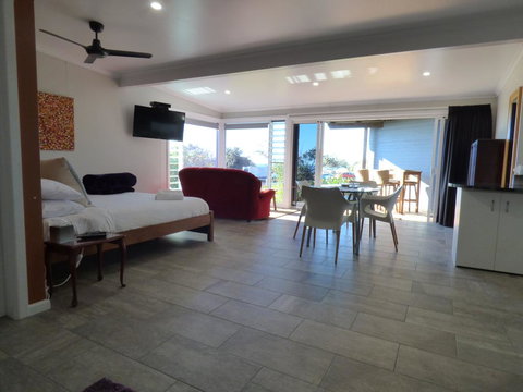 ArtHOUSE Beachfront Accommodation - Accommodation Brunswick Heads 3