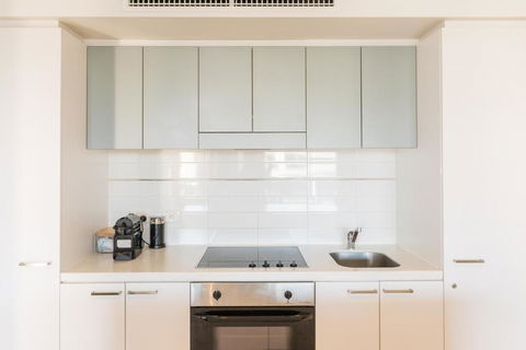 Luxury Oaks Horizons Apartment With A Pool - Accommodation Brunswick Heads 3