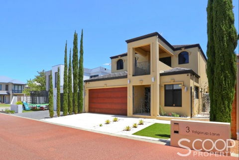 LUXURY VILLA W POOL & SPAS - Accommodation Brunswick Heads 1