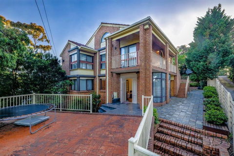 Magnificent Eltham House With Stunning View - Accommodation Brunswick Heads 3