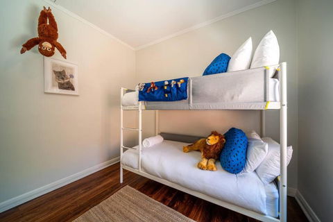 Marble At South Plympton - 4BR Modern WiFi - Accommodation Brunswick Heads 2