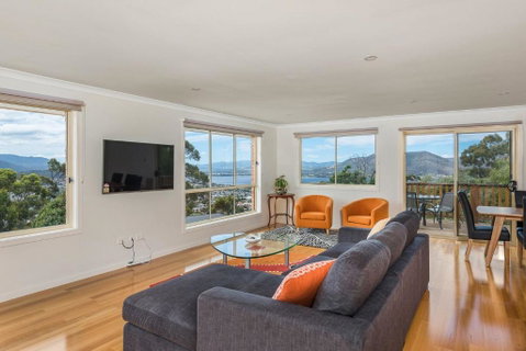 Mayhill Views Space And Style - Accommodation Brunswick Heads 0