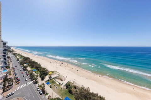 Meriton Suites Surfers Paradise - Accommodation Brunswick Heads 3