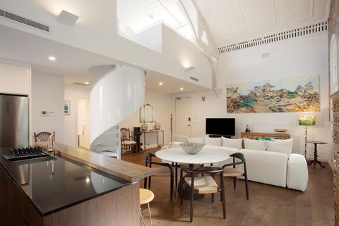 Mezzanine Magic, Bondi Junction - Accommodation Brunswick Heads 1