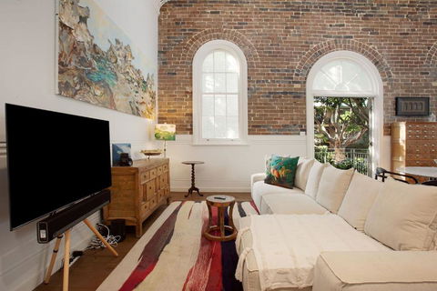 Mezzanine Magic, Bondi Junction - Accommodation Brunswick Heads 2