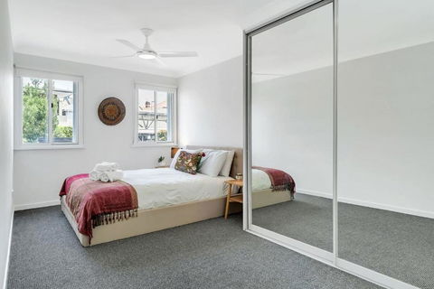 Modern Balmain Abode - Accommodation Brunswick Heads 1