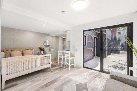Modern Studio, Minutes To Ferry, City, CBD - Accommodation Brunswick Heads 1