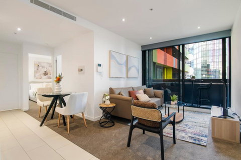 Modern 2BR Apt W City Views, Balcony & Wi-Fi - Accommodation Brunswick Heads 2