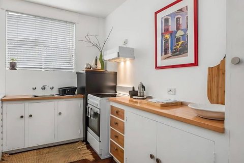 Modern City-Fringe Apartment In New Town - Accommodation Brunswick Heads 3