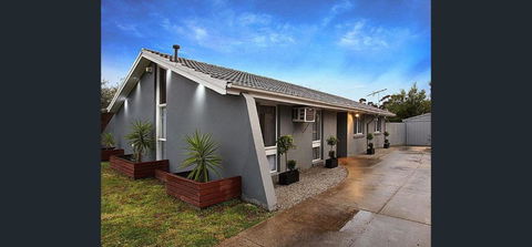 Modern Escape With Open Yard - Accommodation Brunswick Heads 1