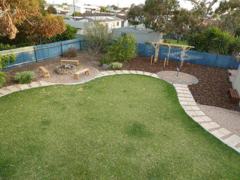 Moonta Bay Stylish Large Home 3 Min Walk From Beach And Jetty - Accommodation Brunswick Heads 3