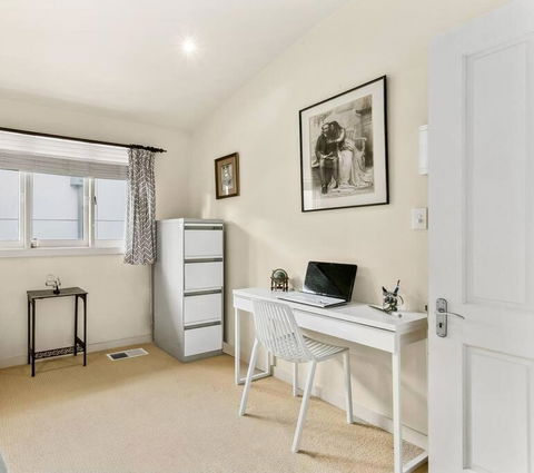 MUS14 - 2 Bedroom Apartment - Muston Street, Mosman - Accommodation Brunswick Heads 3