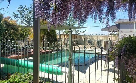 Must Love Dogs B&B & Self Contained Cottage - Accommodation Brunswick Heads 2