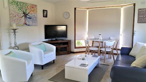 Must Love Dogs B&B & Self Contained Cottage - Accommodation Brunswick Heads 3