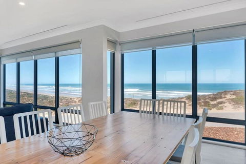 Nauticus - 82 Surfers Parade Middleton - BYO Linen - Accommodation Brunswick Heads 0