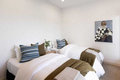 NEW Pleasant View Stays TORQUAY - Accommodation Brunswick Heads 2