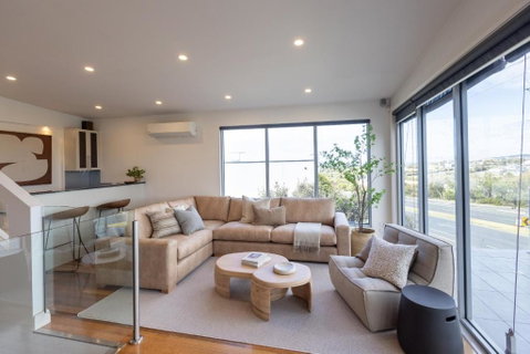 NEW Pleasant View Stays TORQUAY - Accommodation Brunswick Heads 0