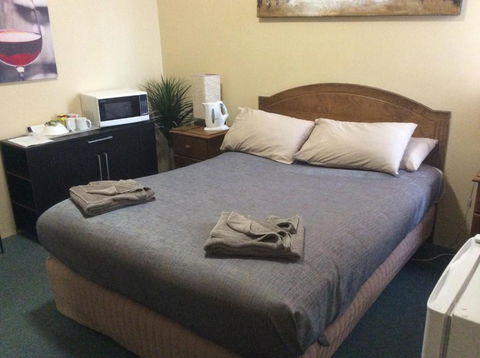 New Whyalla Hotel - Accommodation Brunswick Heads 1