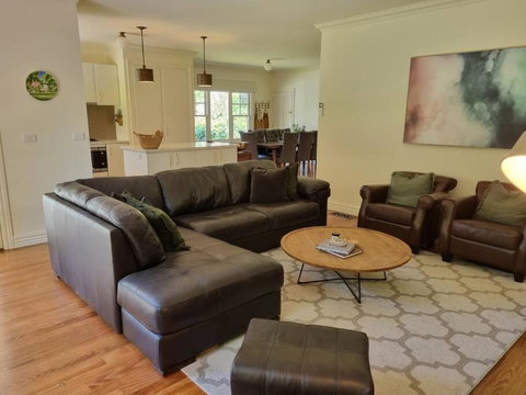 Noonan House, 5 Bedrooms. Hop & Skip To Town - Accommodation Brunswick Heads 3