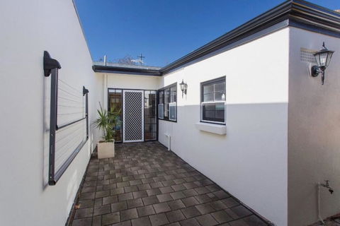 North Adelaide Row Cottage Monte - Accommodation Brunswick Heads 1