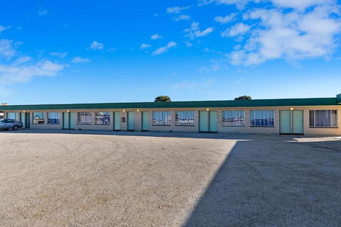 Nullarbor Roadhouse - Accommodation Brunswick Heads 3