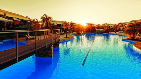Oaks Cable Beach Resort - Accommodation Brunswick Heads 1