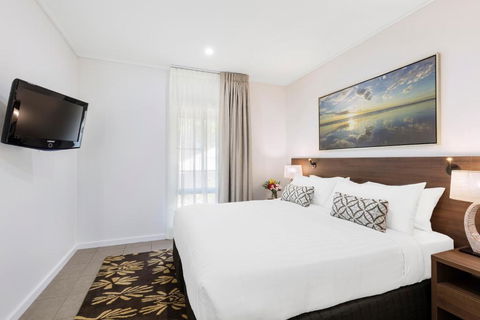 Oaks Cable Beach Resort - Accommodation Brunswick Heads 2