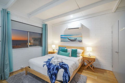 OCEA84 - Quinns Beach Shack: Ocean Views - Accommodation Brunswick Heads 2