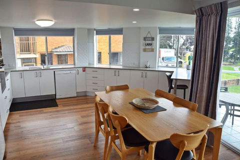 Ocean Shores Apartment 14 - Bring Your Own Linen. - Accommodation Brunswick Heads 3