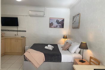 Ocean Shores Motel with Accommodation Brunswick Heads