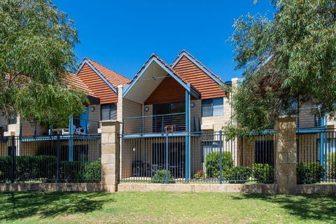 Ocean View Port Geographe - Accommodation Brunswick Heads 0