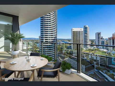 Ocean Views In The Heart Of Broadbeach! - Accommodation Brunswick Heads 2