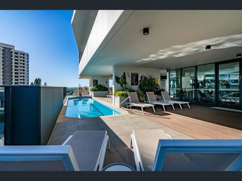 Ocean Views In The Heart Of Broadbeach! - Accommodation Brunswick Heads 3