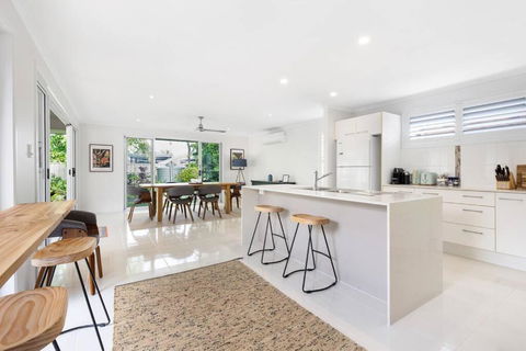 OCEAN55- Mooloolaba Family Holiday Home - Accommodation Brunswick Heads 0