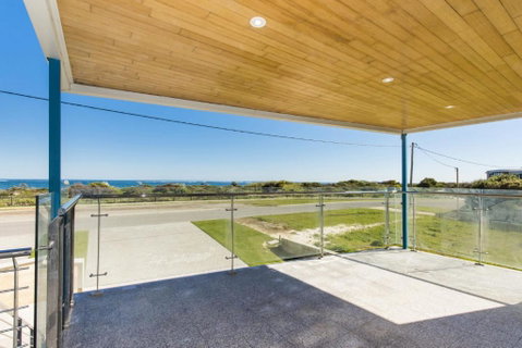 Oceans Waves - Luxury Apartment With Ocean Views - Accommodation Brunswick Heads 2