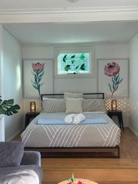 One-bed Room The Little Mayfair - Accommodation Brunswick Heads 3