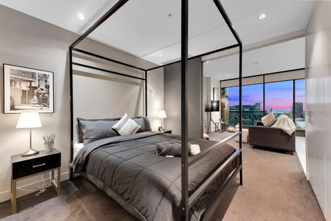 Opulent Level 25 Condo With Breathtaking Views - Accommodation Brunswick Heads 0