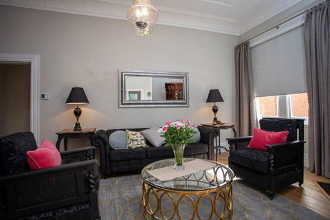 Oxbridge- Period Home In Central Goulburn - Accommodation Brunswick Heads 0