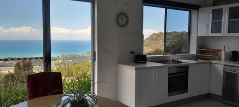 ON TOP Of THE WORLD Garden Studio - Accommodation Brunswick Heads 3