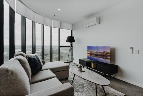 Panoramic Lake View 2-Bed With Pool, Gym And BBQ - Accommodation Brunswick Heads 1