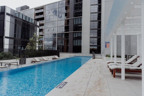 Panoramic Lake View 2-Bed With Pool, Gym And BBQ - Accommodation Brunswick Heads 3