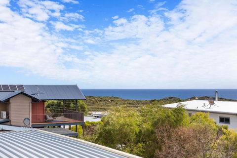 Peaceful And Renovated Original Beach House With Sweeping Views Of Gracetown - Accommodation Brunswick Heads 1